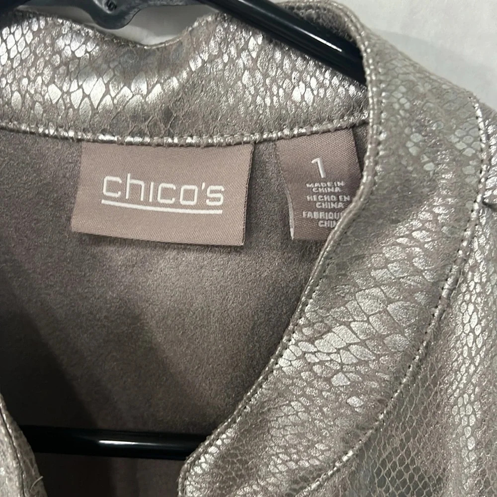 Chico’s Silver Metallic Snakeskin Print Light Jacket Chicos Size 1 - Picture 3 of 7